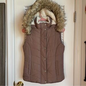 Aeropostale Mauve Vest with Faux Fur Lining